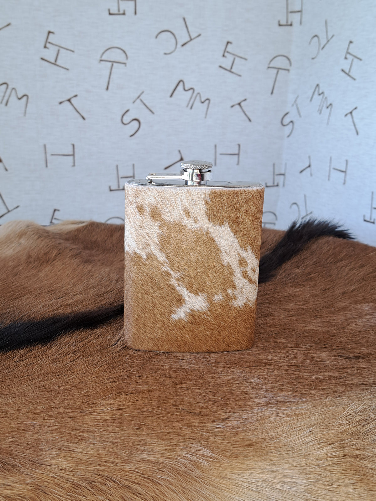 8 oz Flask- Cowhide Flask 1